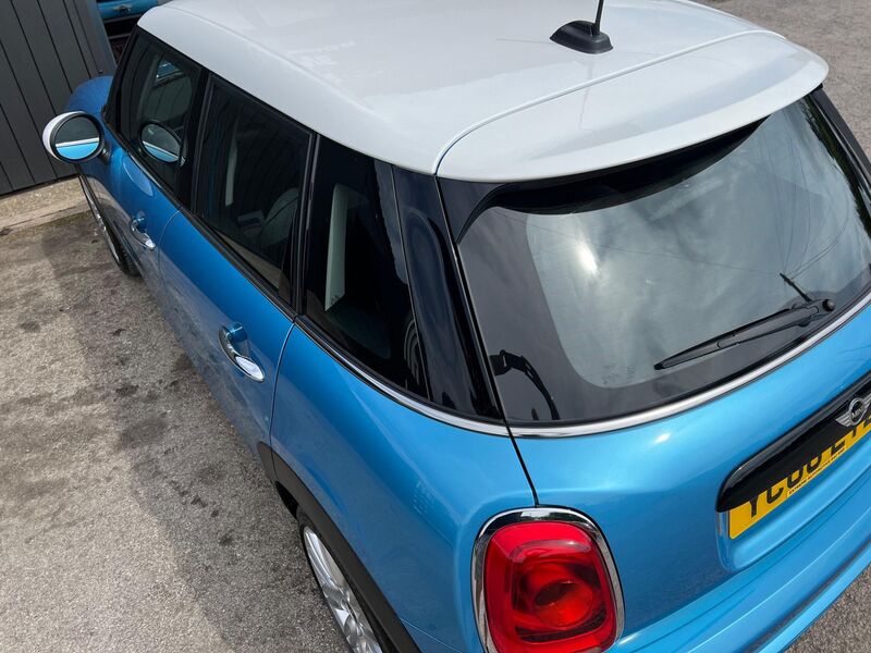 MINI HATCH