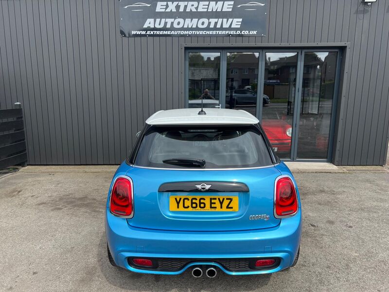MINI HATCH