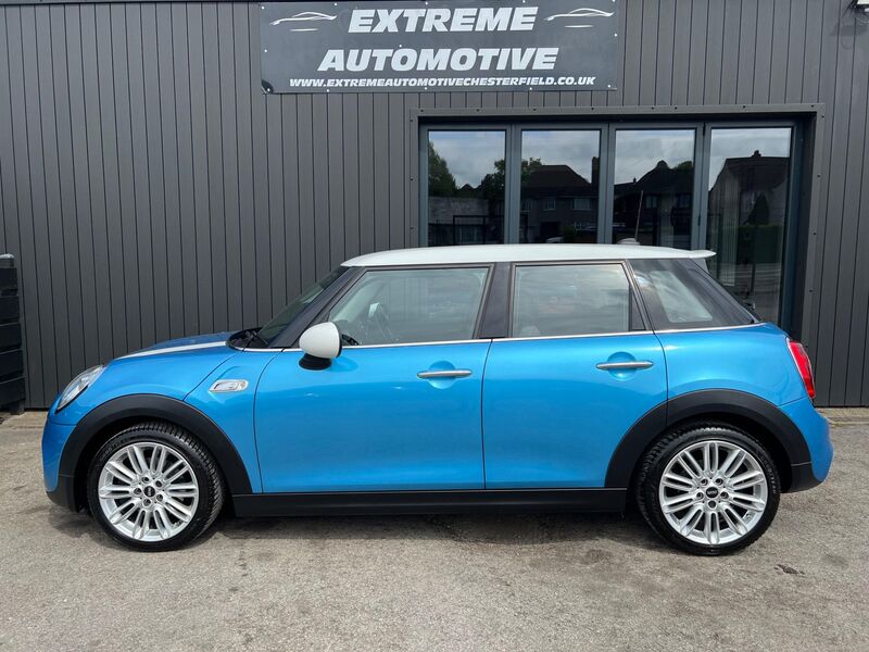 MINI HATCH