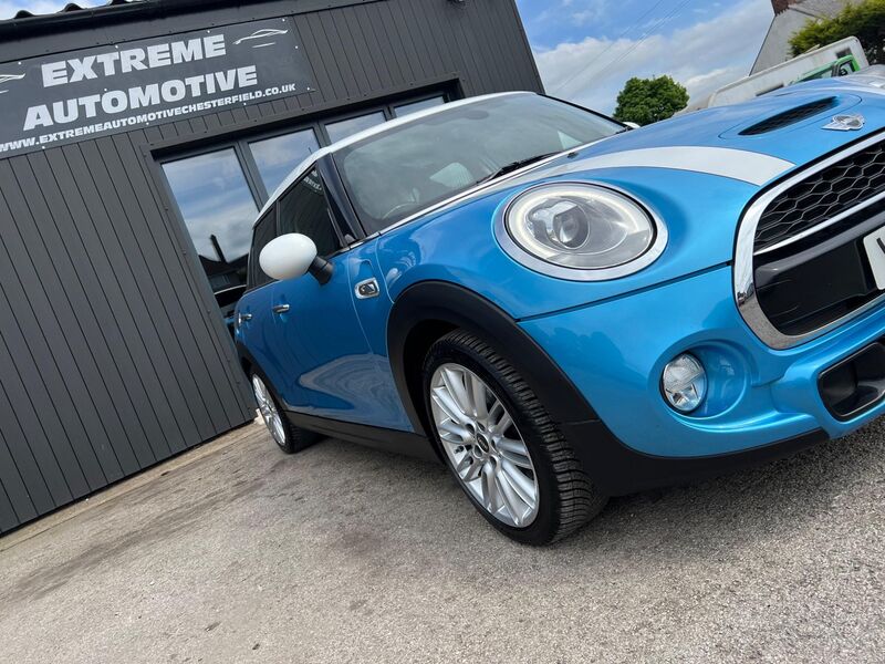 MINI HATCH