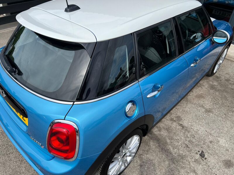 MINI HATCH