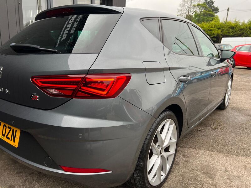 SEAT LEON