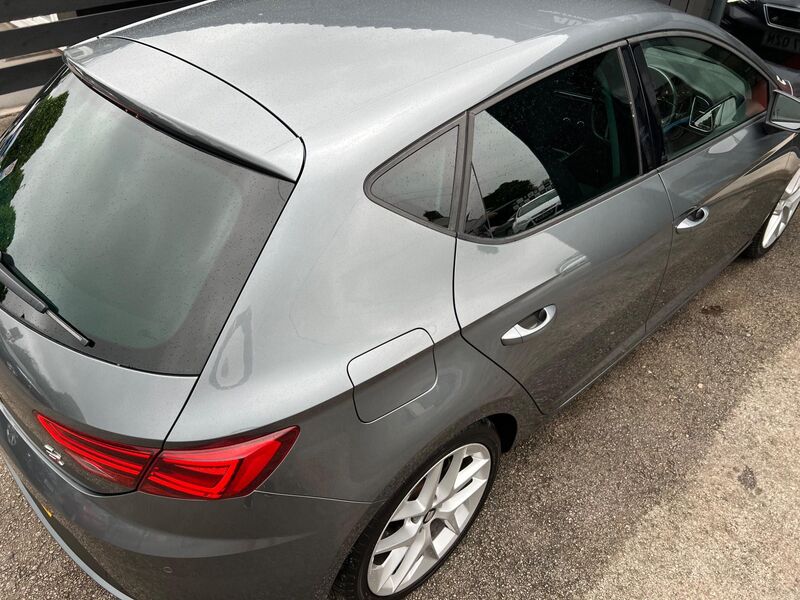SEAT LEON