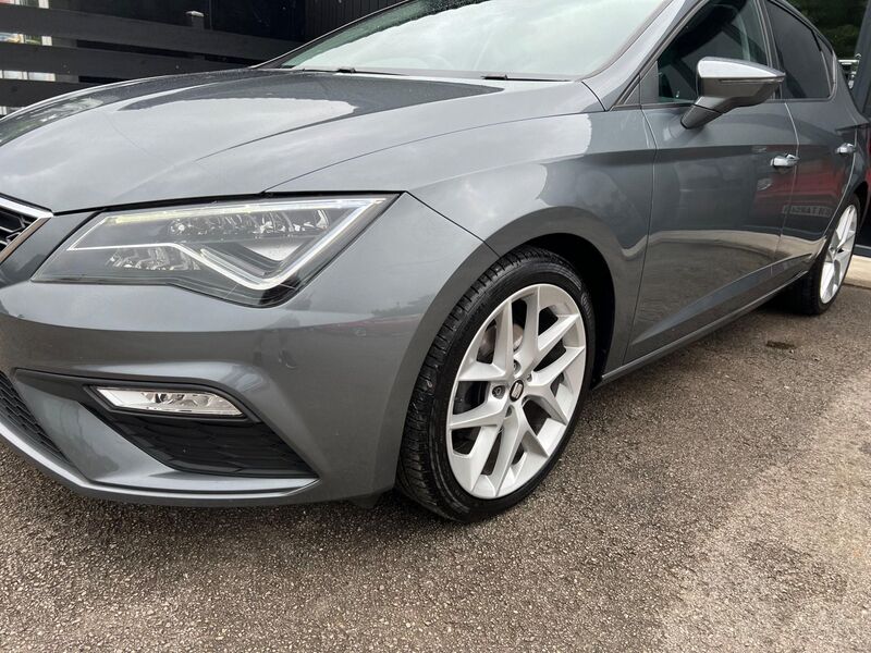 SEAT LEON