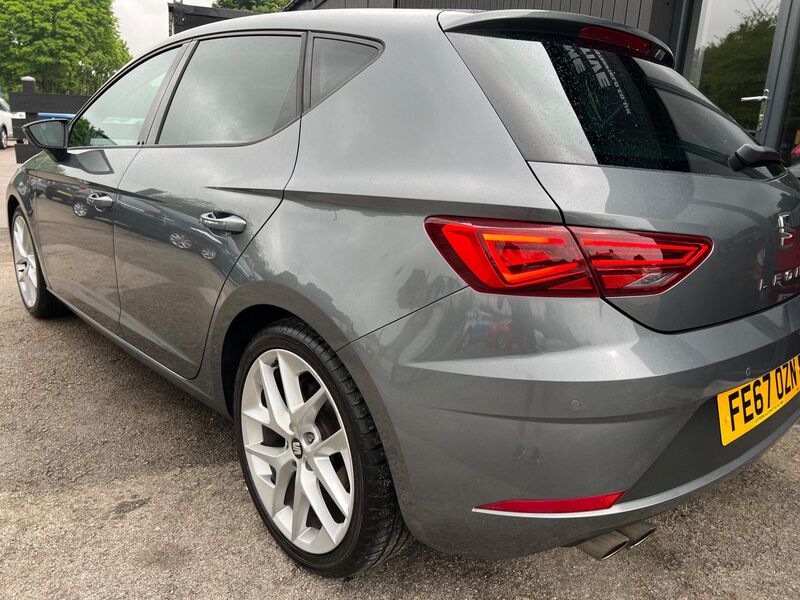SEAT LEON