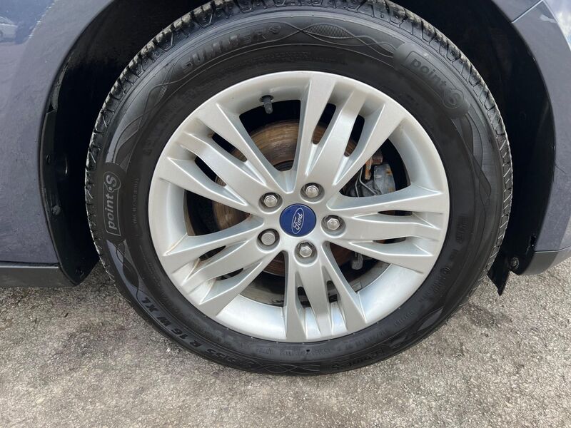 FORD FOCUS
