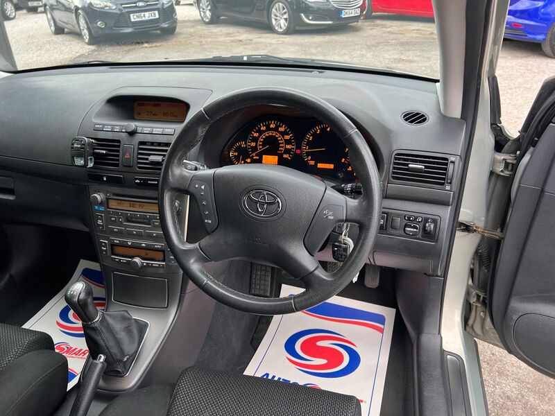 TOYOTA AVENSIS