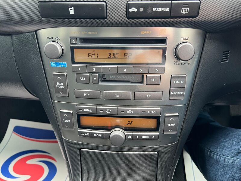 TOYOTA AVENSIS