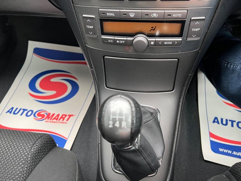 TOYOTA AVENSIS