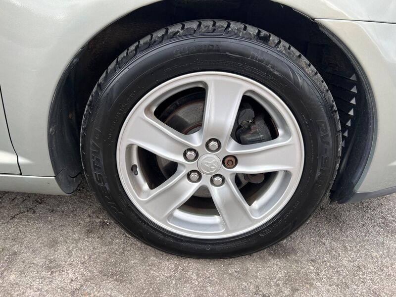 TOYOTA AVENSIS