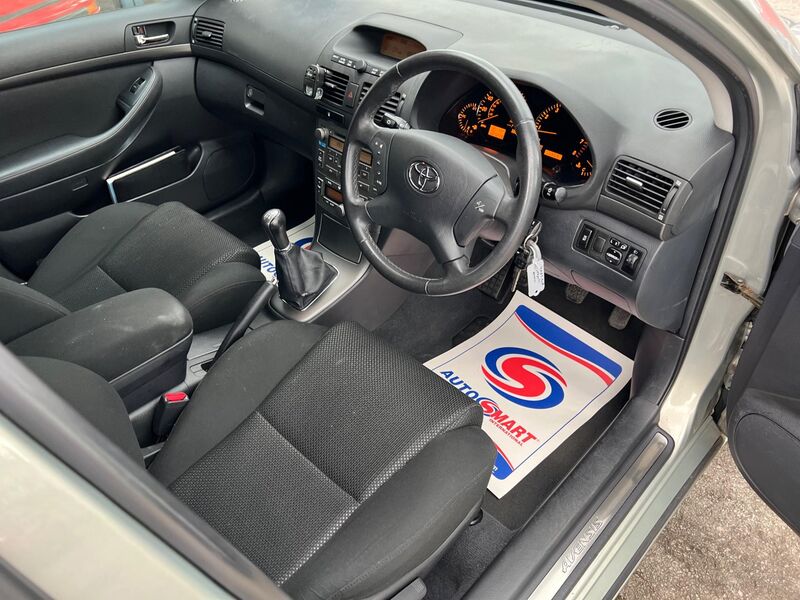 TOYOTA AVENSIS