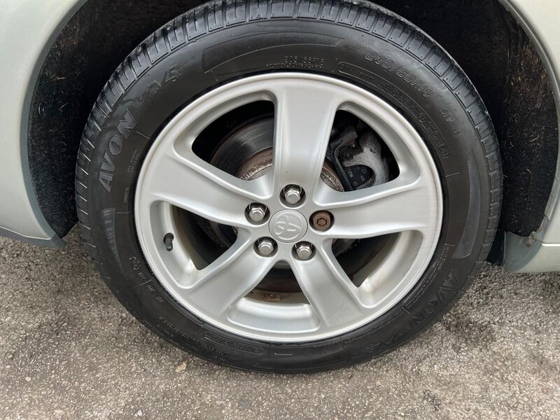 TOYOTA AVENSIS