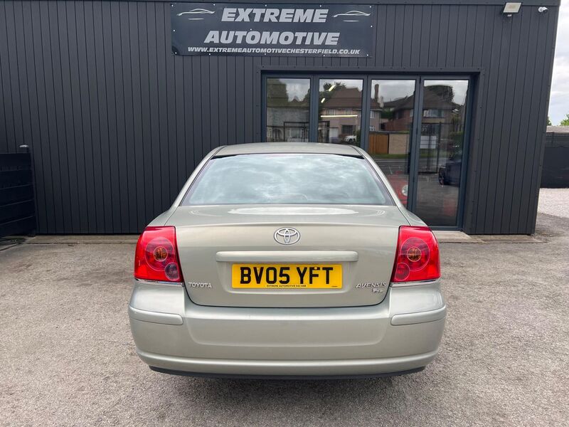 TOYOTA AVENSIS