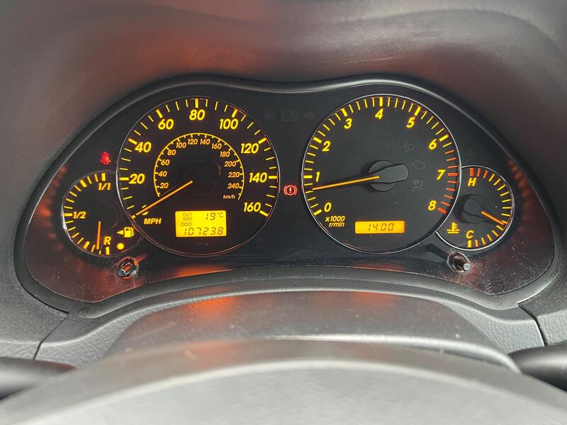 TOYOTA AVENSIS