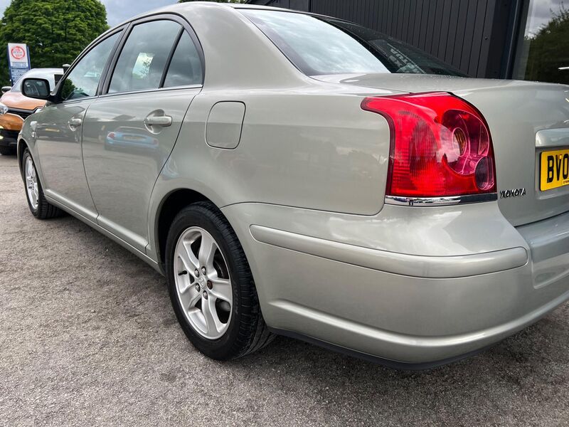 TOYOTA AVENSIS