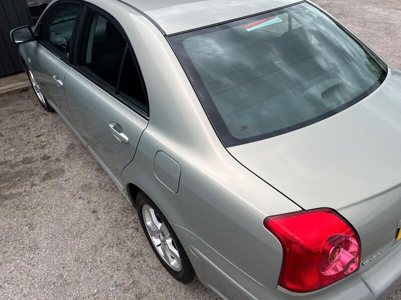 TOYOTA AVENSIS