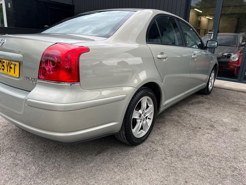 TOYOTA AVENSIS