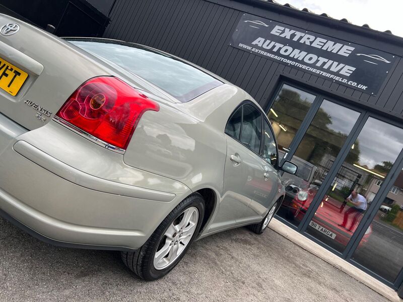 TOYOTA AVENSIS