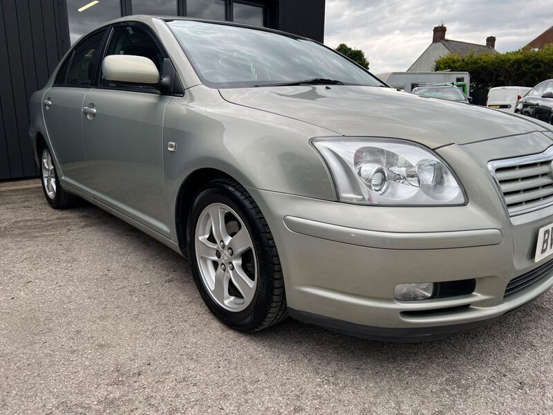 TOYOTA AVENSIS