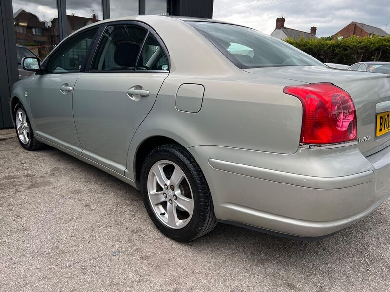 TOYOTA AVENSIS