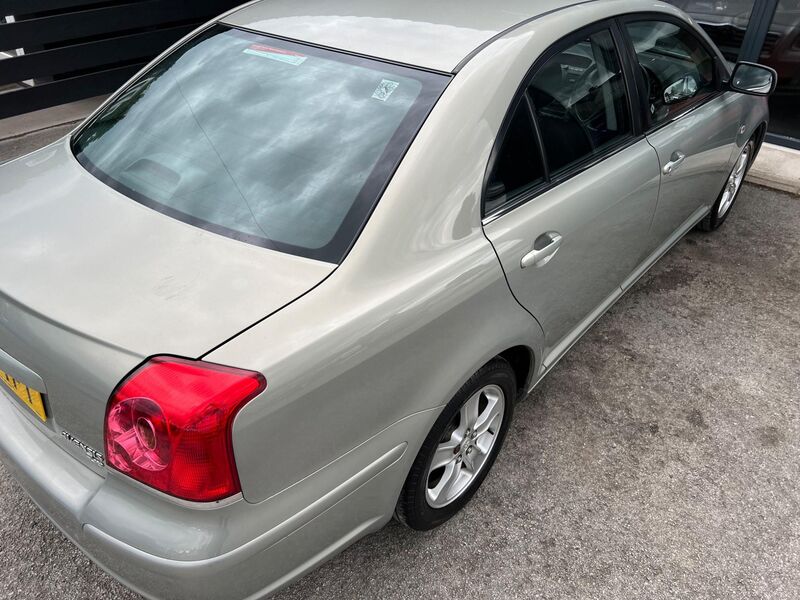 TOYOTA AVENSIS