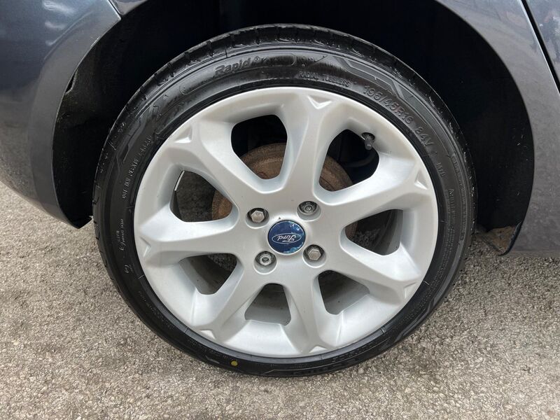 FORD FIESTA