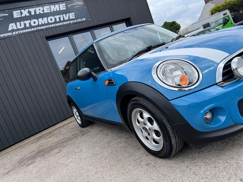 MINI HATCH