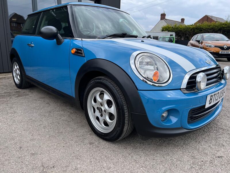 MINI HATCH