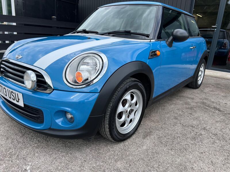 MINI HATCH