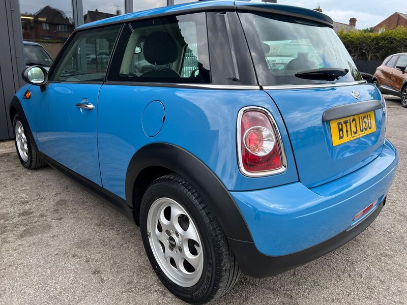 MINI HATCH