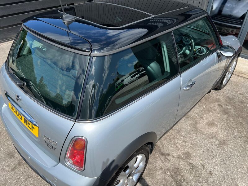 MINI HATCH