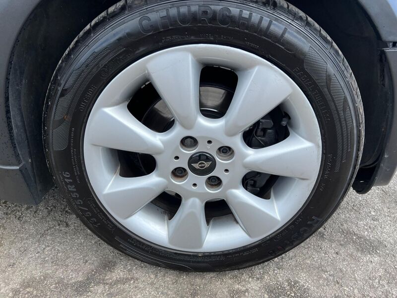 MINI HATCH