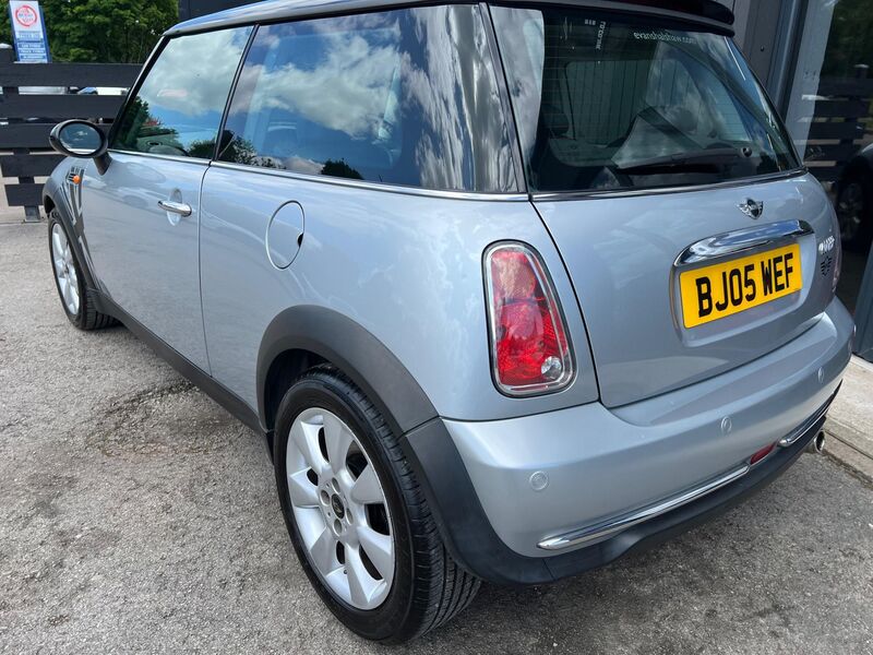 MINI HATCH