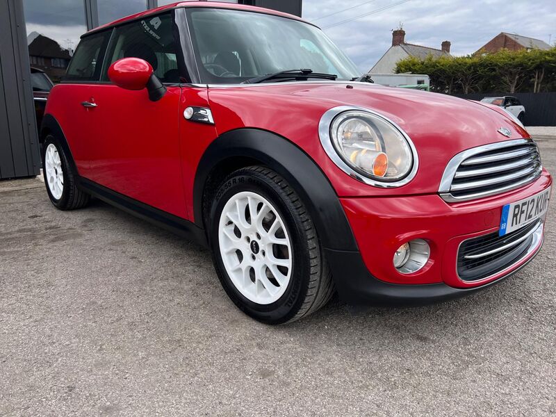MINI HATCH