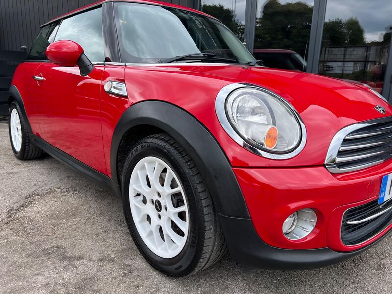 MINI HATCH