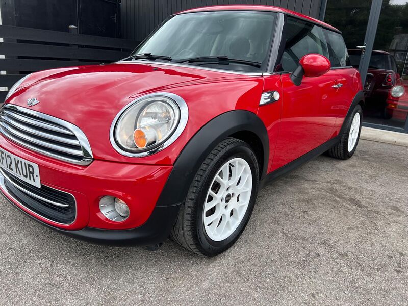 MINI HATCH