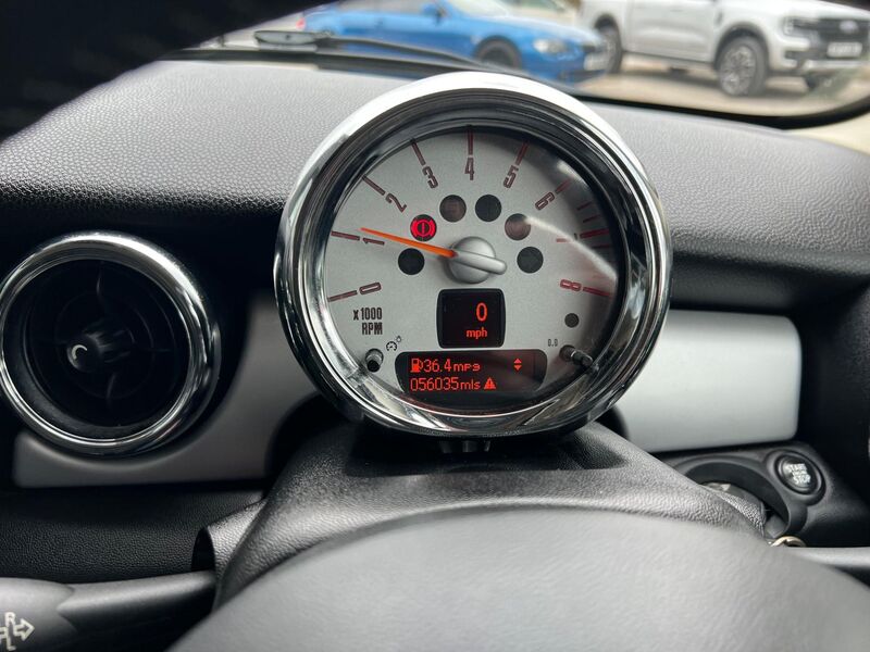 MINI HATCH