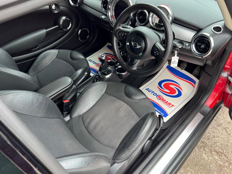 MINI HATCH