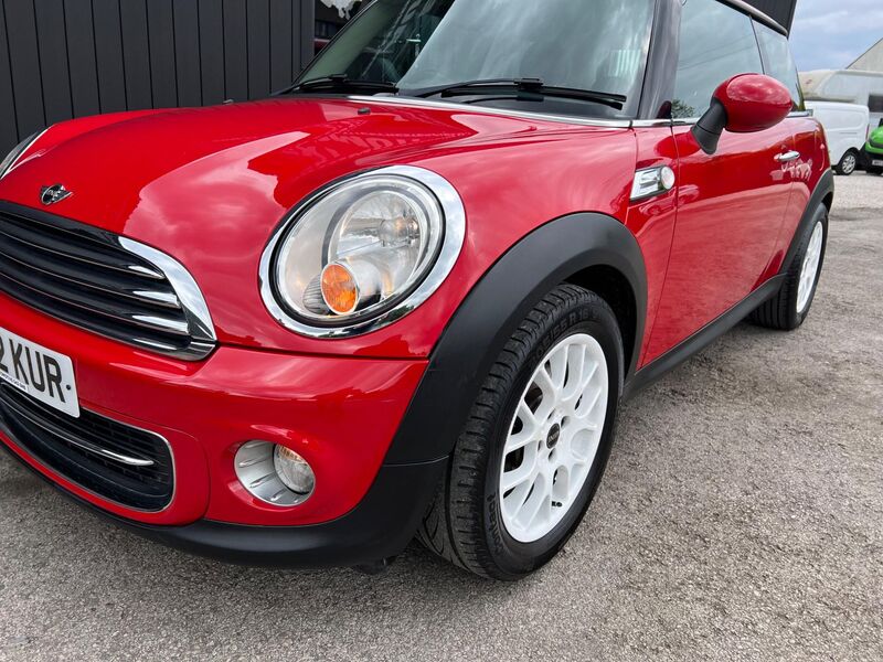 MINI HATCH