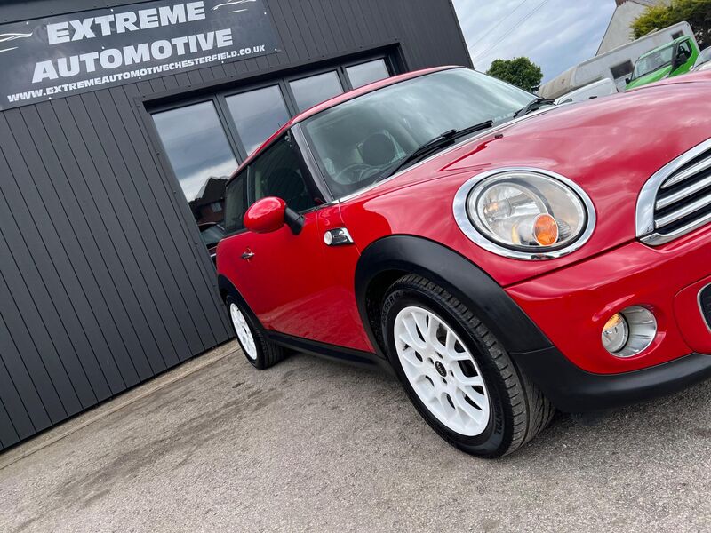 MINI HATCH