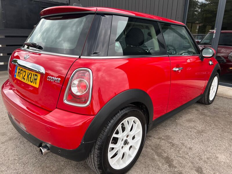 MINI HATCH