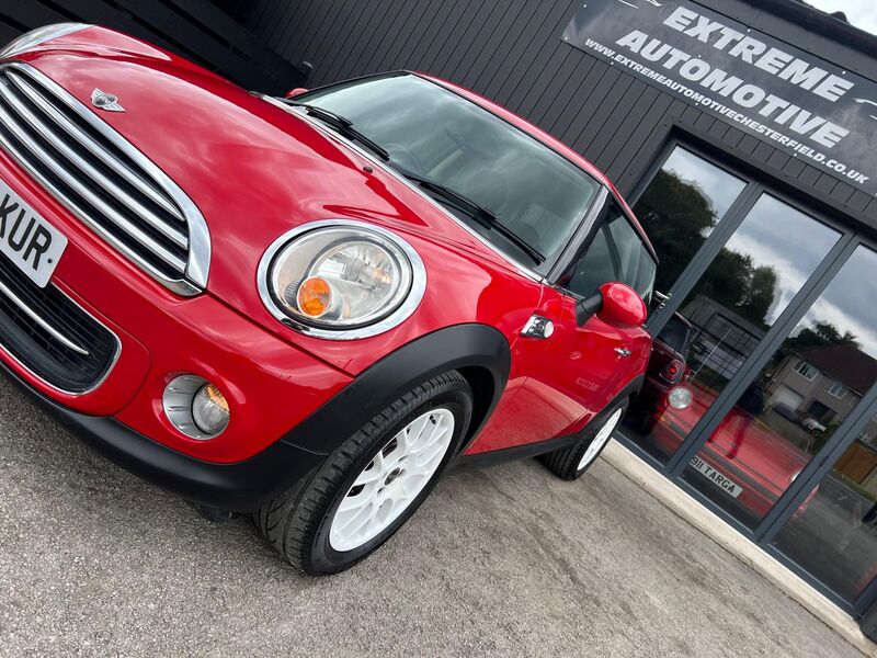 MINI HATCH