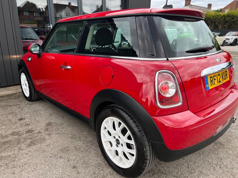 MINI HATCH