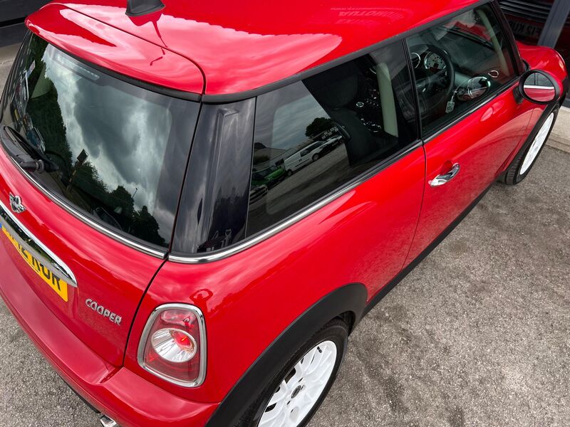 MINI HATCH
