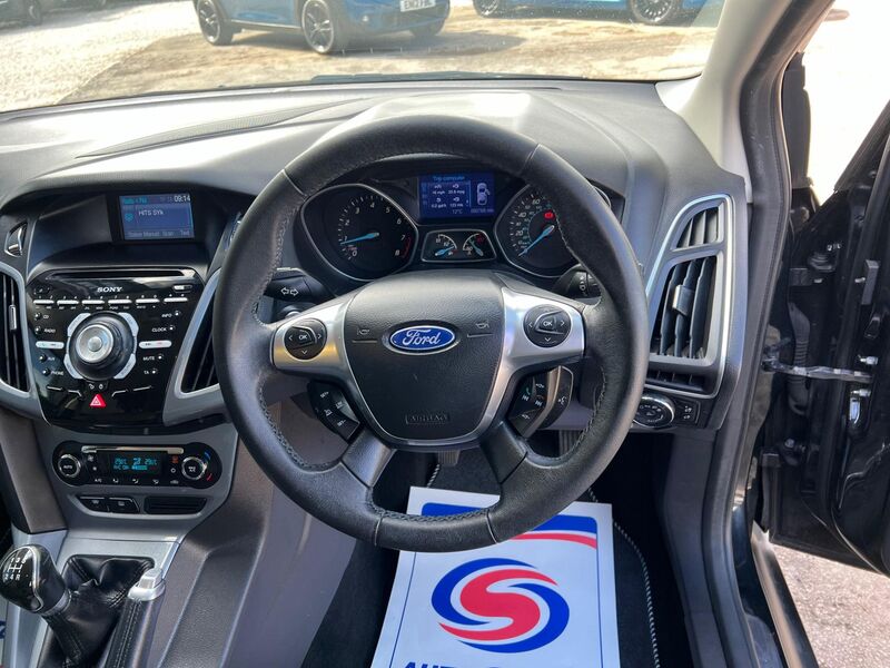 FORD FOCUS