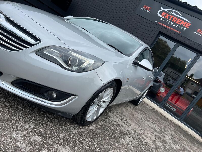 VAUXHALL INSIGNIA