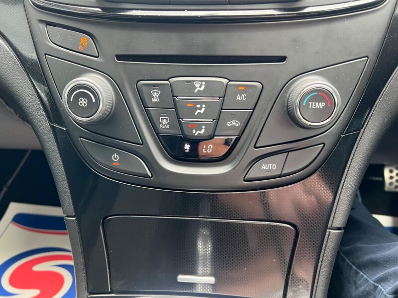 VAUXHALL INSIGNIA