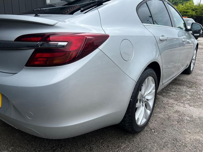 VAUXHALL INSIGNIA