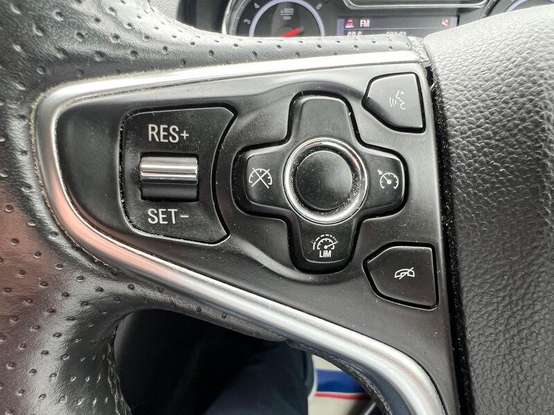 VAUXHALL INSIGNIA