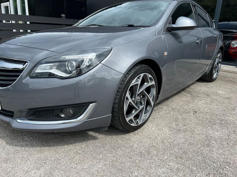 VAUXHALL INSIGNIA